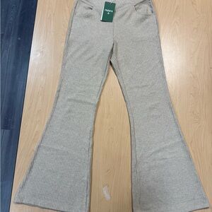 HALARA Ribbed Beige Top